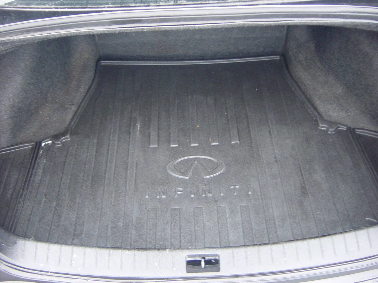Used 2015 INFINITI Q50 2.0t w/ Moonroof Package AWD/4WD image 12