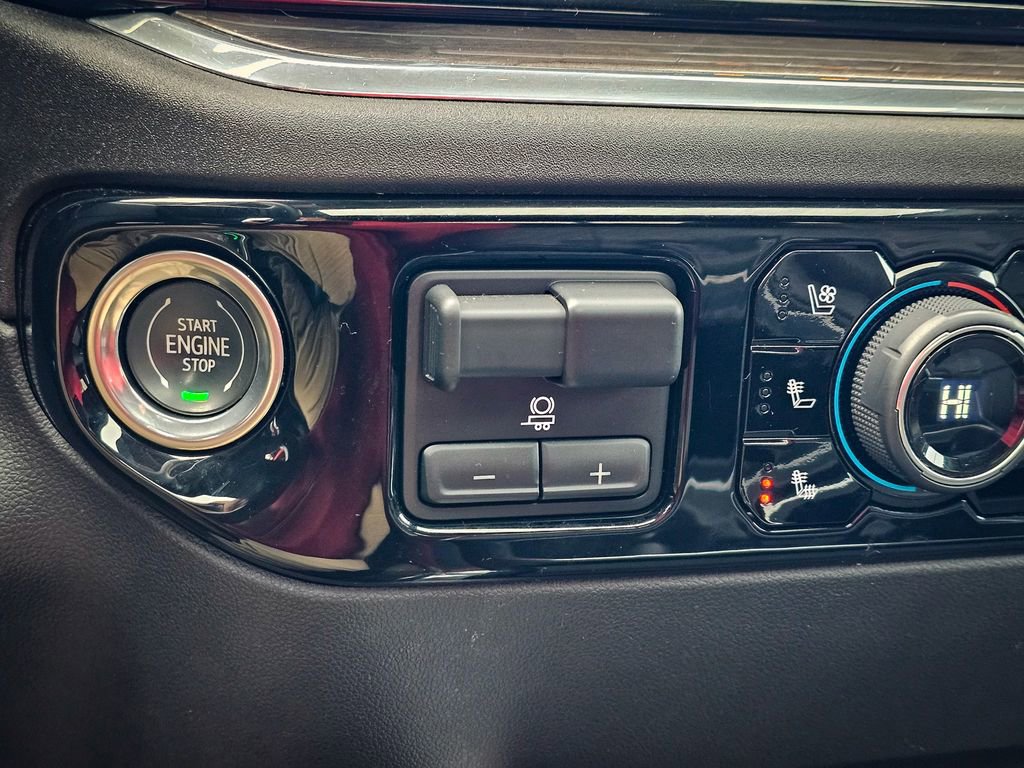 Certified 2024 Chevrolet Silverado 2500 LTZ w/ LTZ Convenience Package image 29