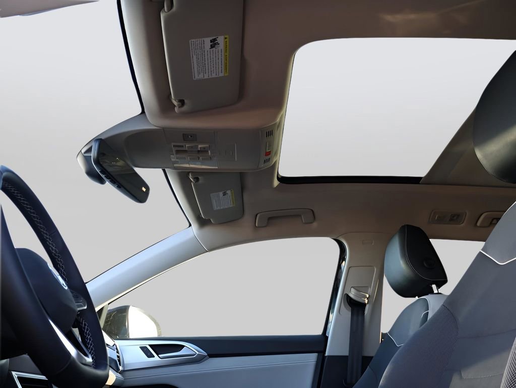 Used 2025 Volkswagen Taos SE image 41