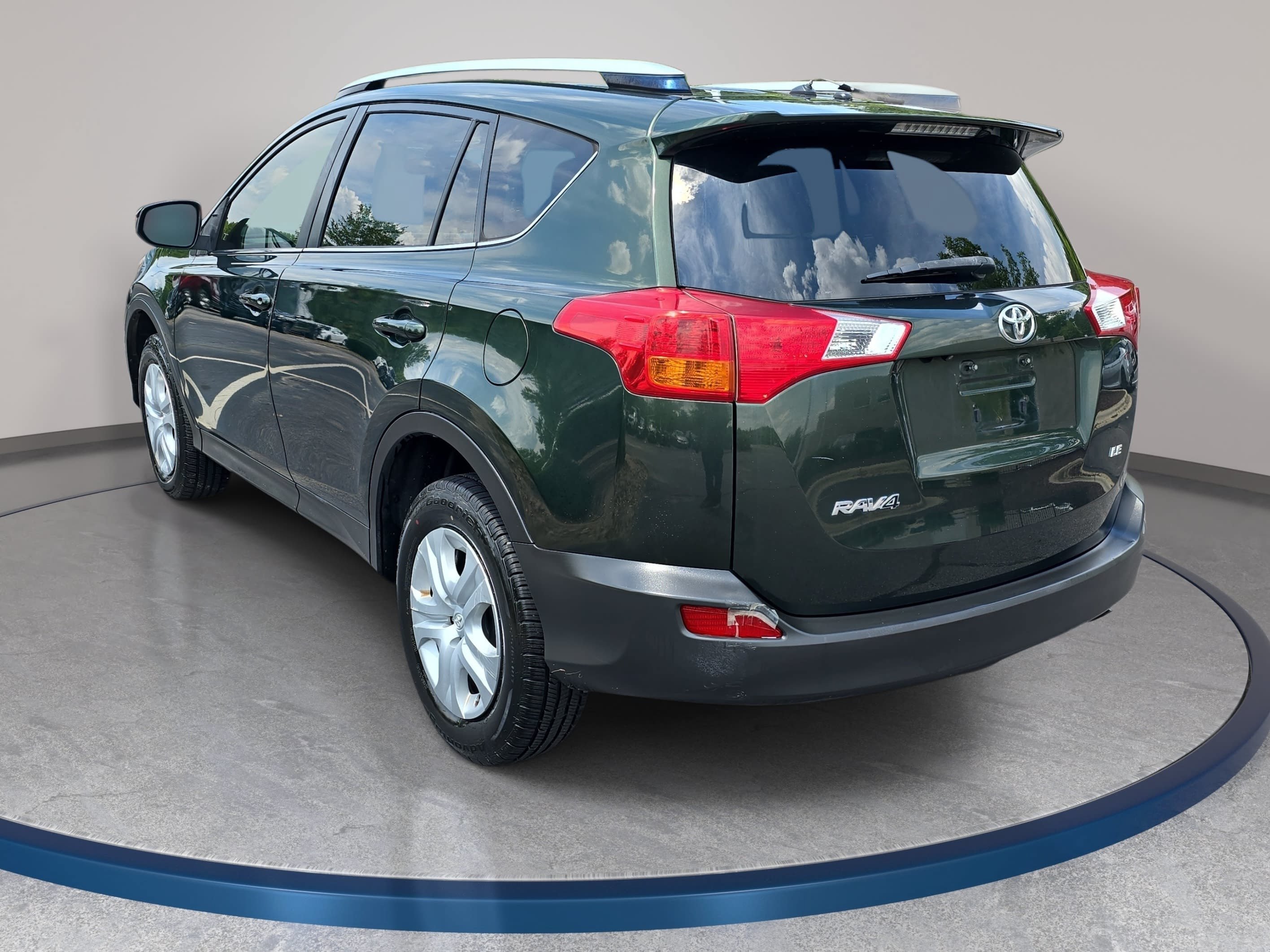 Used 2013 Toyota RAV4 LE FWD image 7