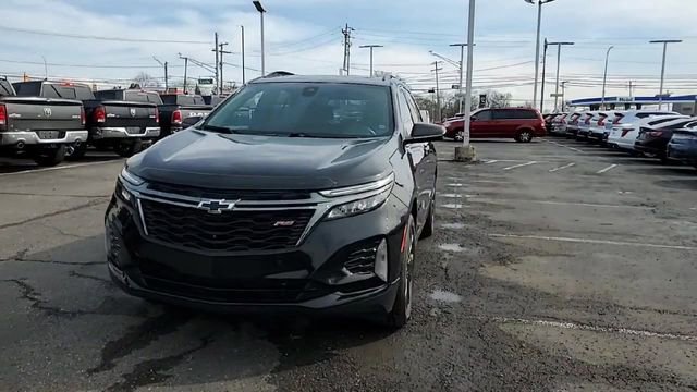 Certified 2023 Chevrolet Equinox RS w/ RS Leather Package AWD/4WD image 3