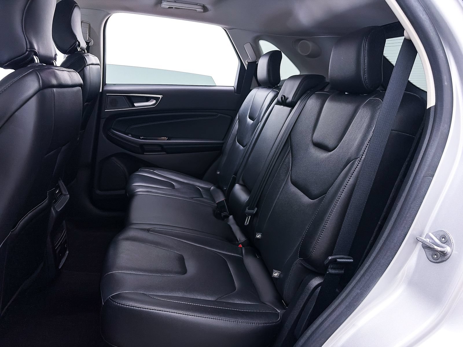 Used 2019 Ford Edge Titanium FWD image 37