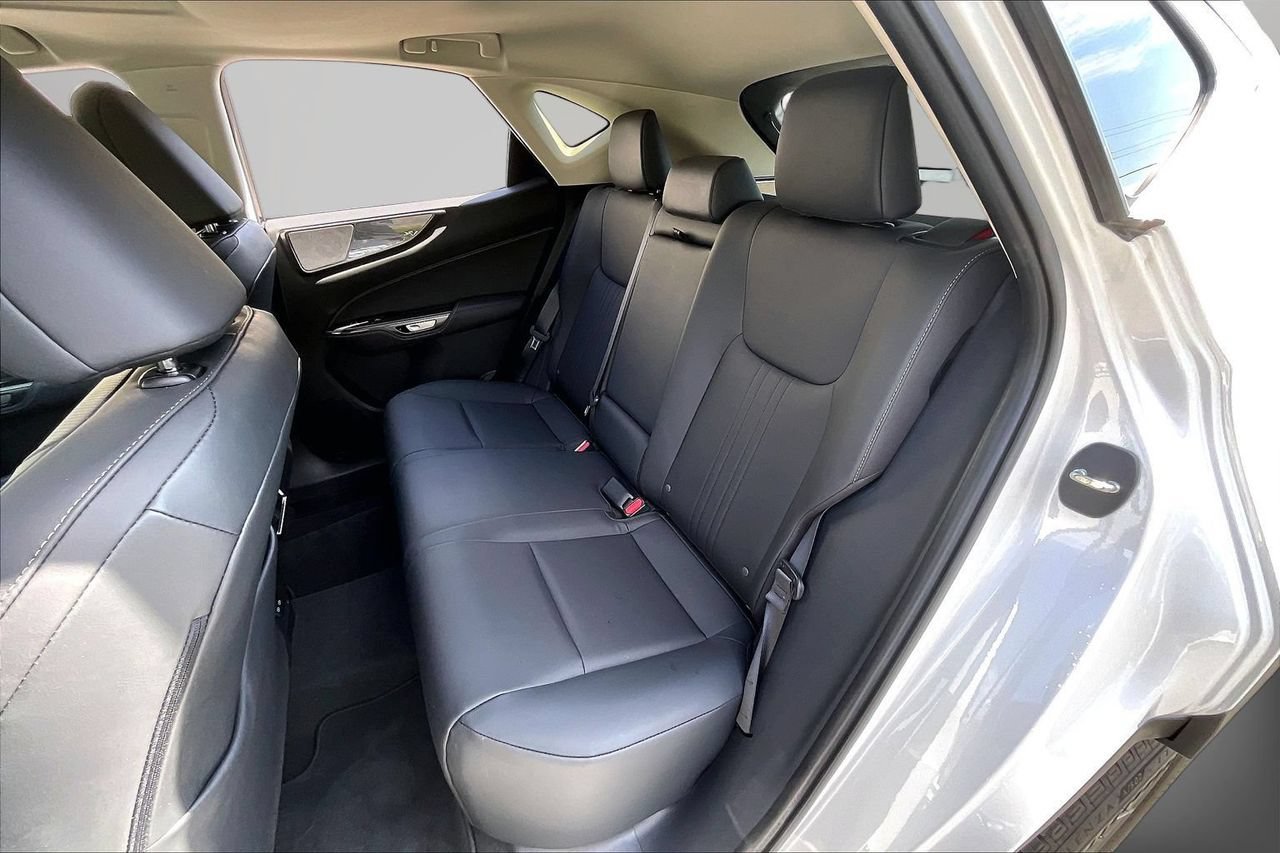 Used 2025 Lexus NX 250 FWD w/ Towing Package (2000 Lbs) image 23