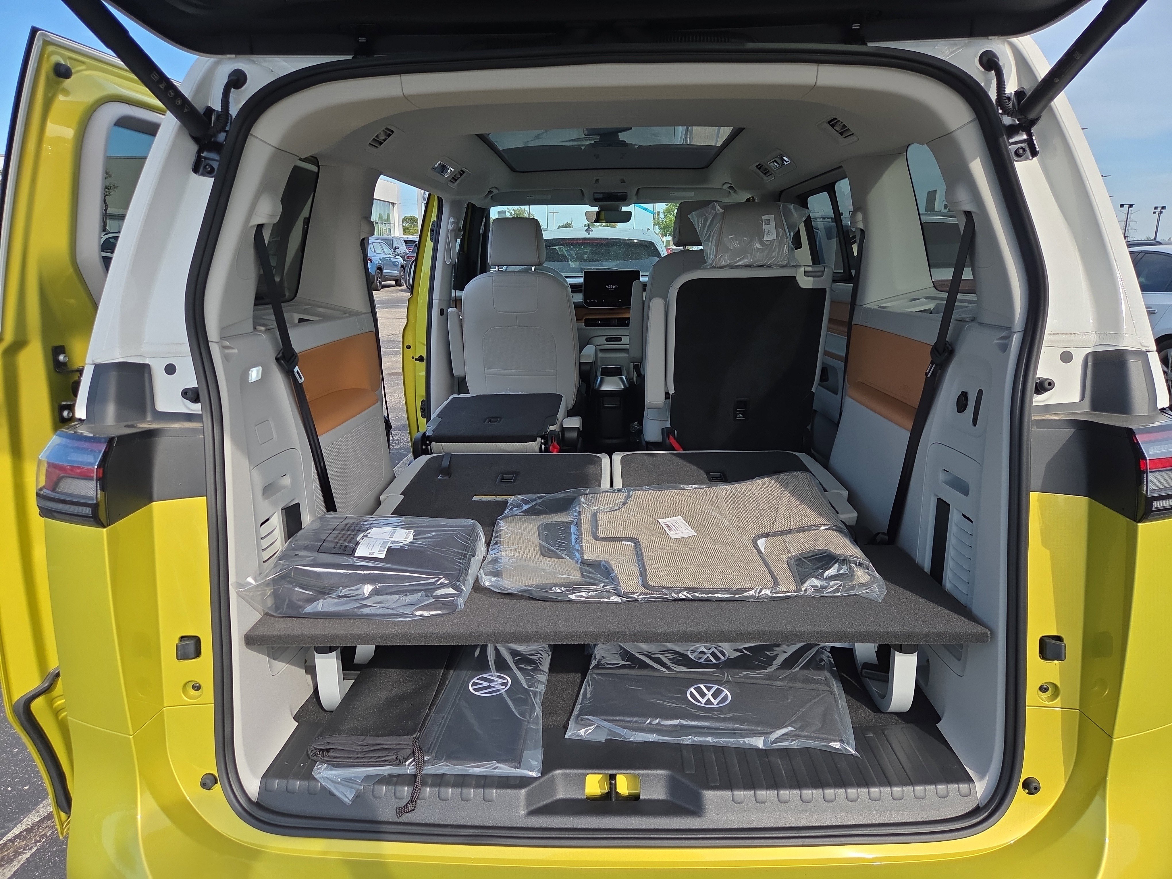 New 2025 Volkswagen ID. Buzz Pro S Plus image 9