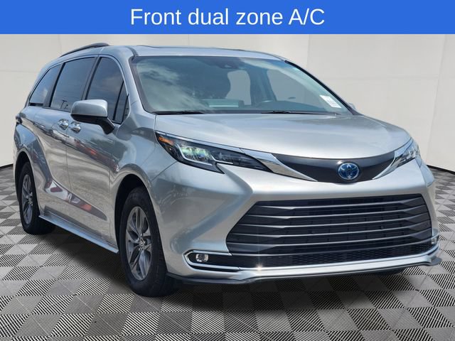 Used 2022 Toyota Sienna XLE FWD video 3
