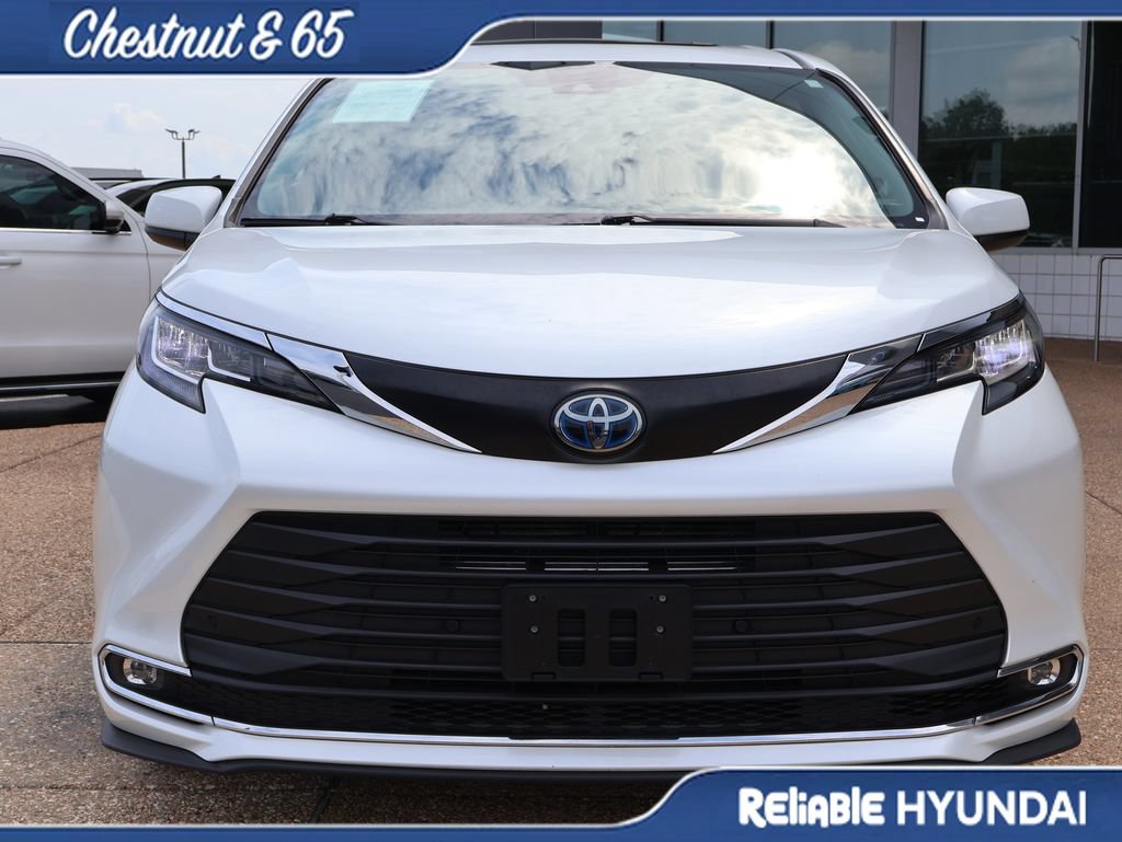 Used 2022 Toyota Sienna XLE w/ XLE Plus Package FWD image 8