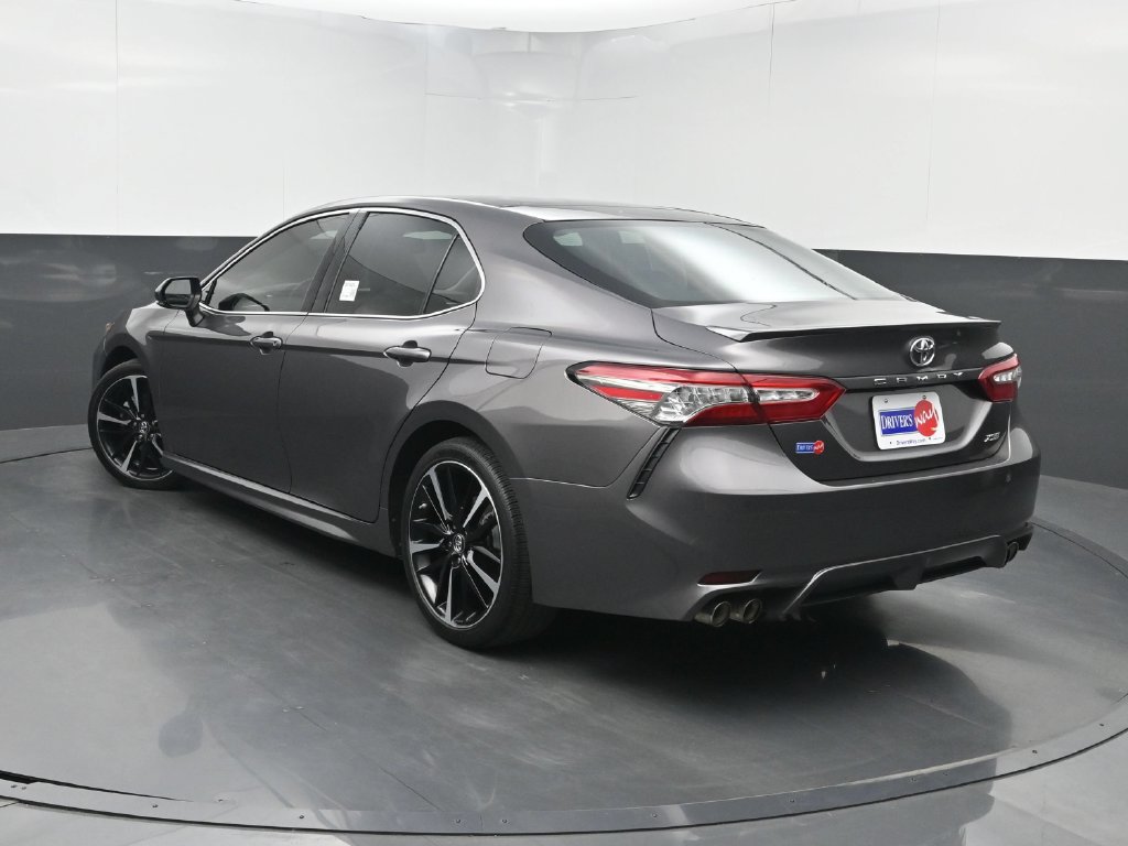 Used 2018 Toyota Camry XSE FWD image 19