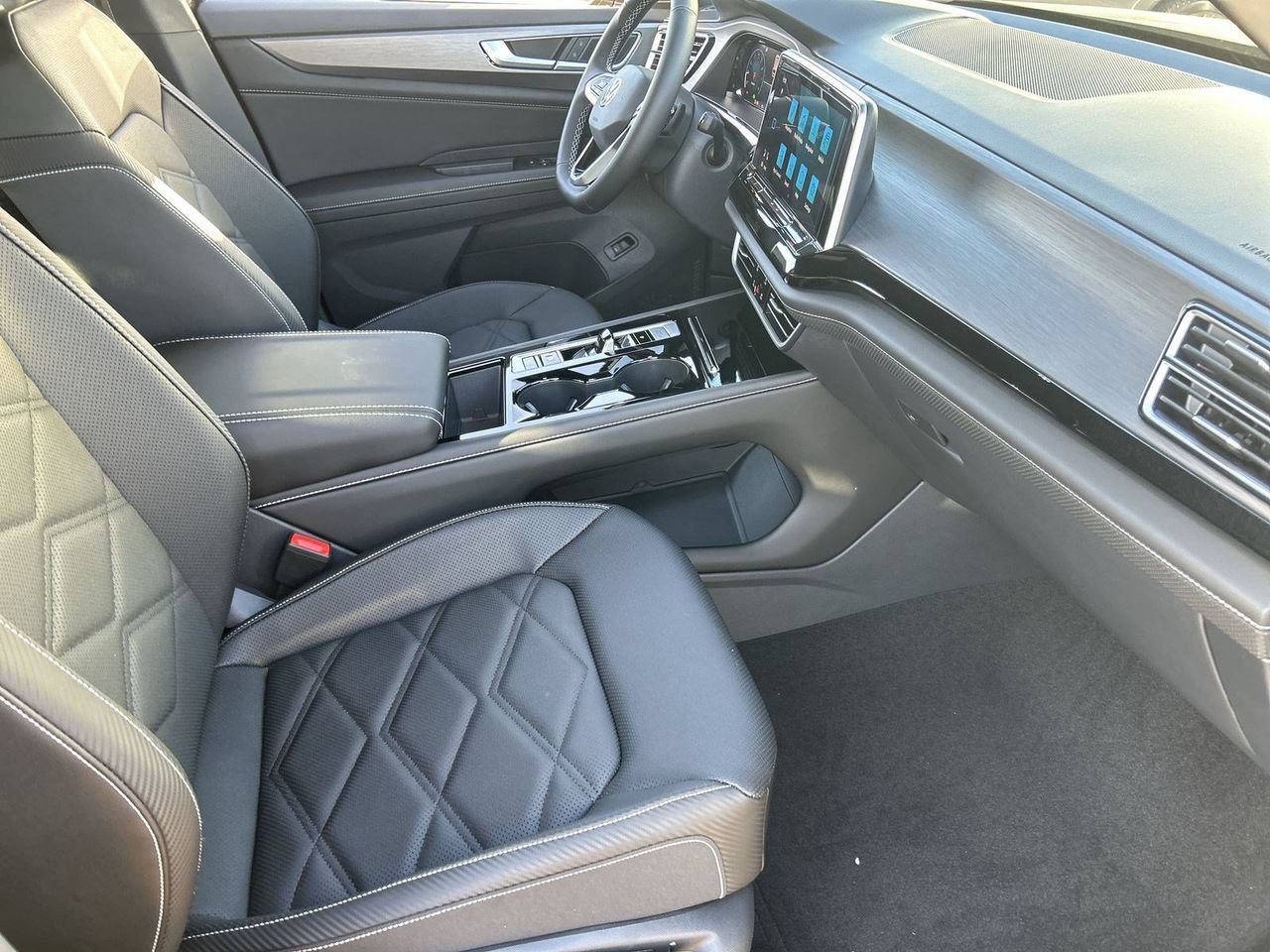 New 2026 Volkswagen Atlas Cross Sport SE FWD image 8