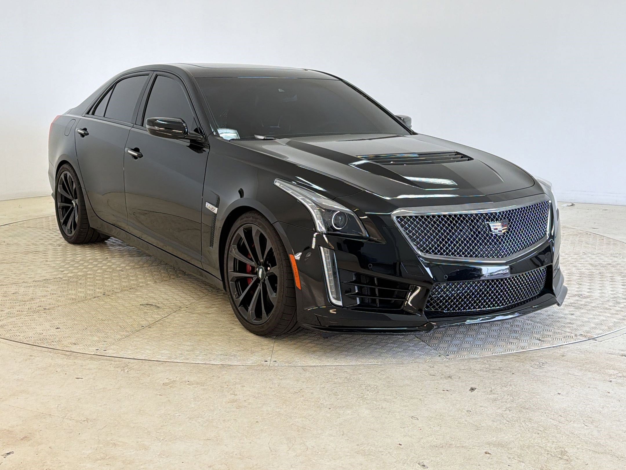 Used 2018 Cadillac CTS V w/ Luxury Package image 7