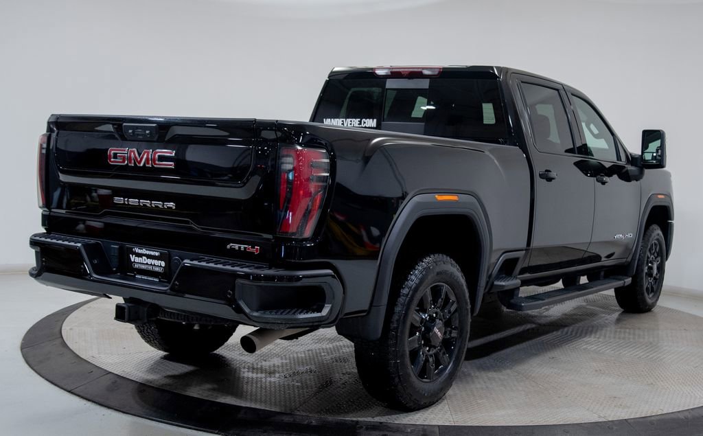 Used 2024 GMC Sierra 2500 AT4 w/ AT4 Preferred Package image 9