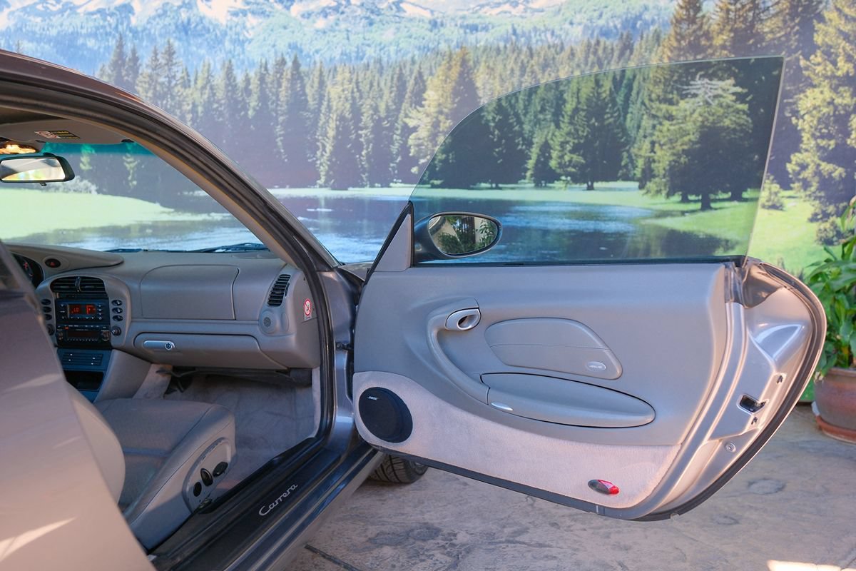 Used 2004 Porsche 911 Carrera RWD image 32