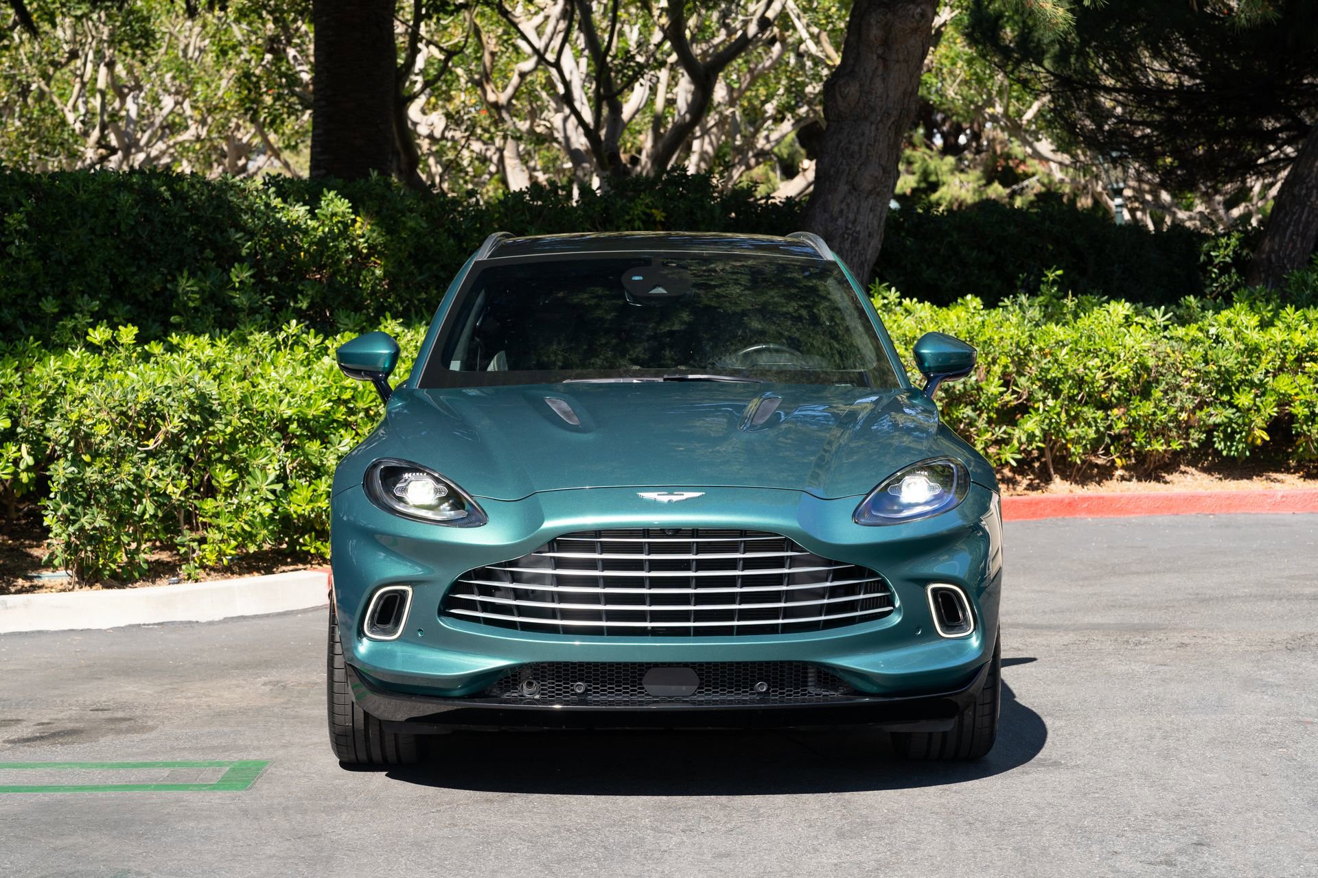 Used 2021 Aston Martin DBX AWD/4WD image 5