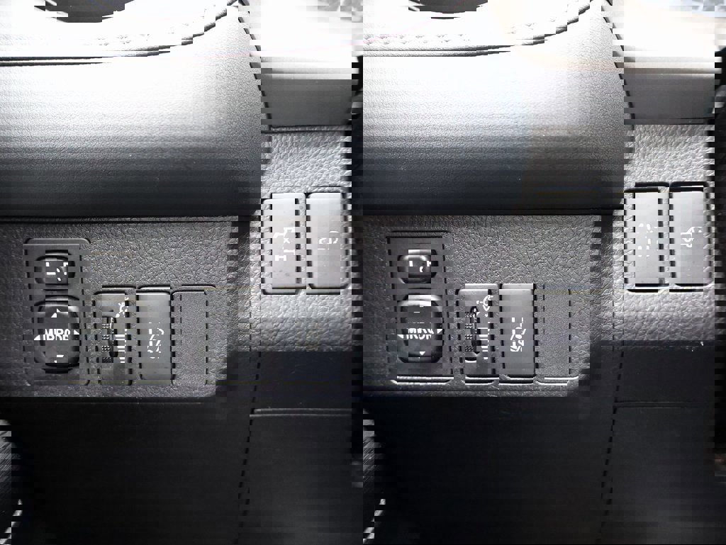 Used 2017 Toyota RAV4 Limited image 33