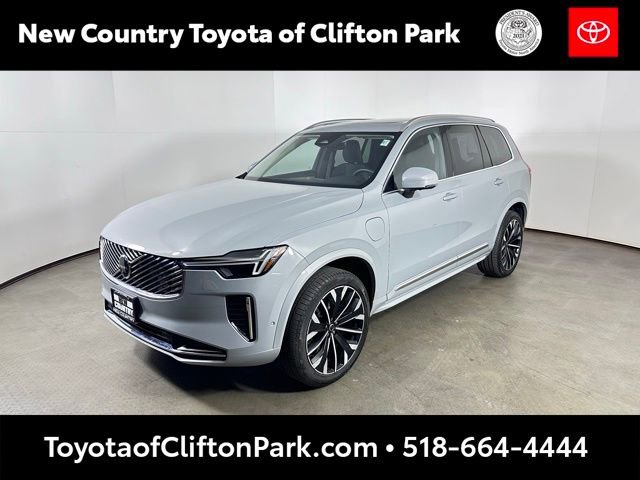 Used 2025 Volvo XC90 T8 Plus w/ Protection Package Premier AWD/4WD image 7