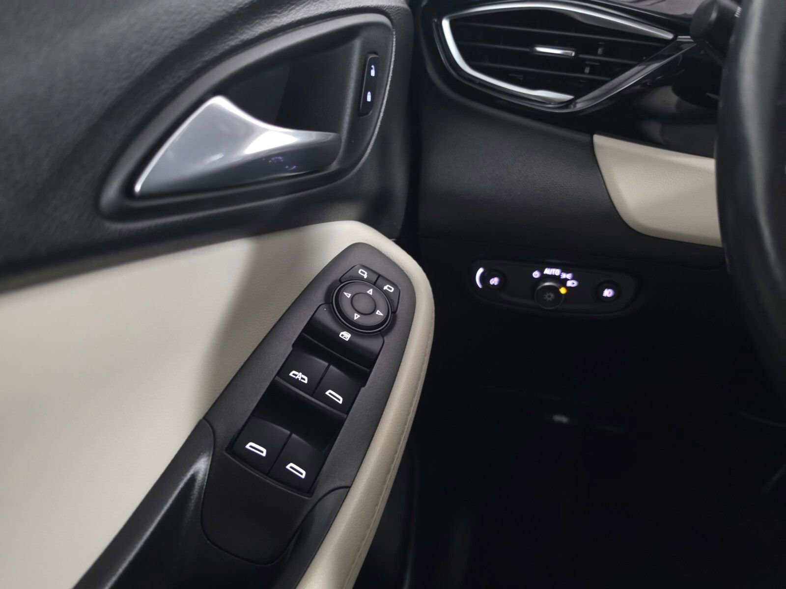 Used 2022 Buick Encore GX Preferred image 32