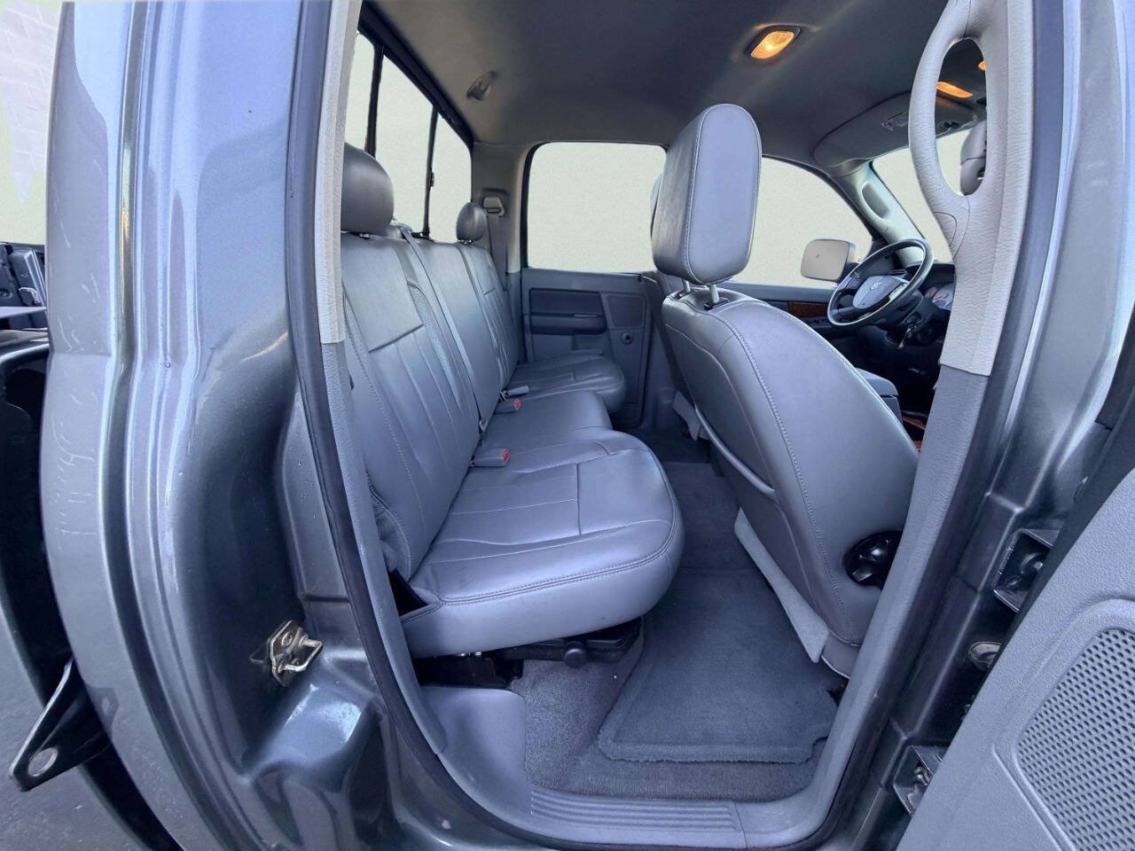 Used 2006 Dodge Ram 2500 Truck Laramie AWD/4WD image 30
