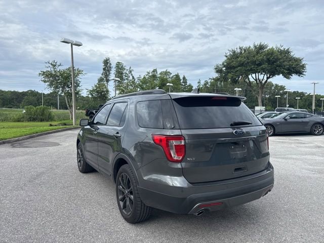 Used 2017 Ford Explorer XLT w/ Equipment Group 202A FWD image 4