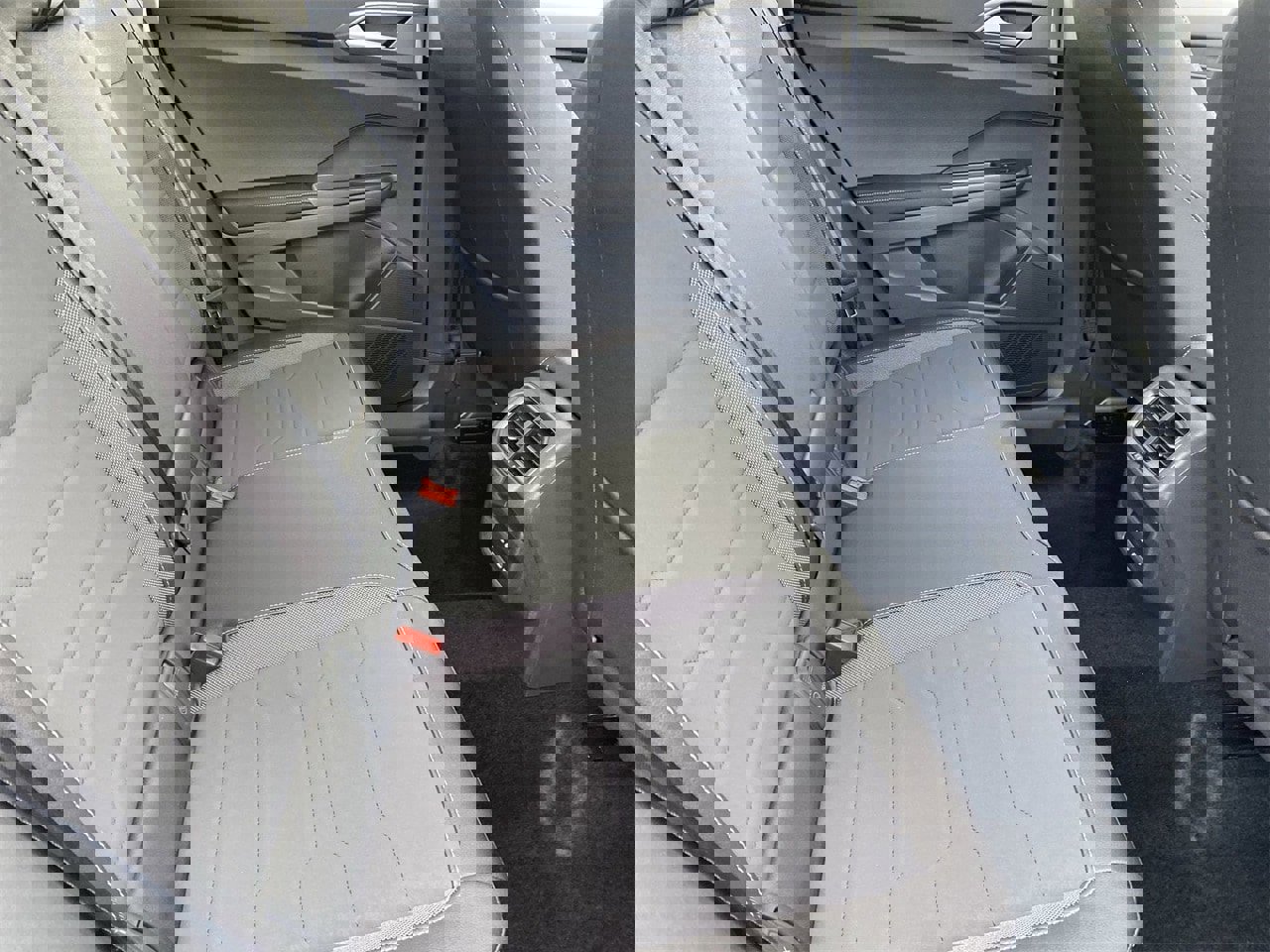 New 2026 Volkswagen Taos SE image 9