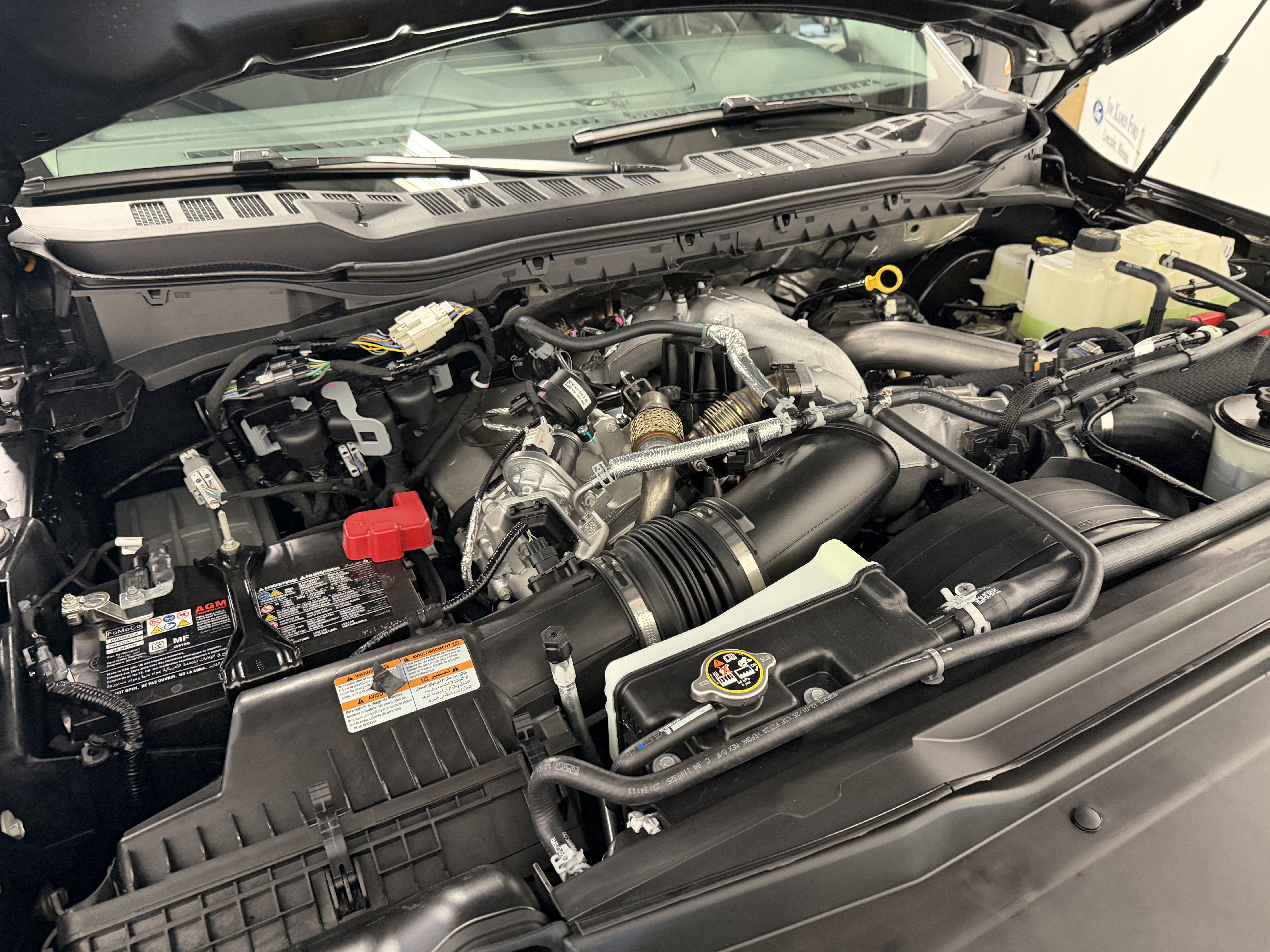 New 2026 Ford F250 Lariat w/ Black Appearance Package image 34