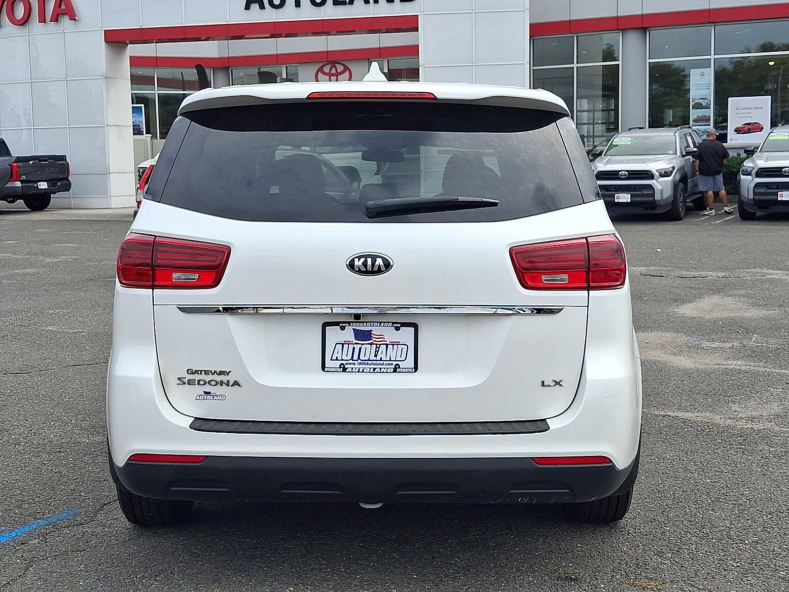 Used 2021 Kia Sedona LX FWD image 6