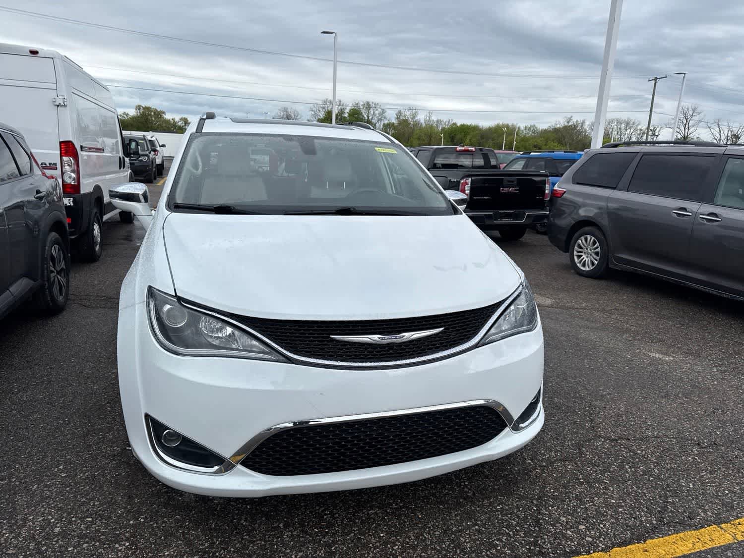 Used 2020 Chrysler Pacifica Limited FWD image 19