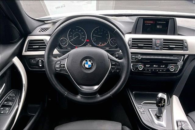 Used 2018 BMW 320i Sedan image 4