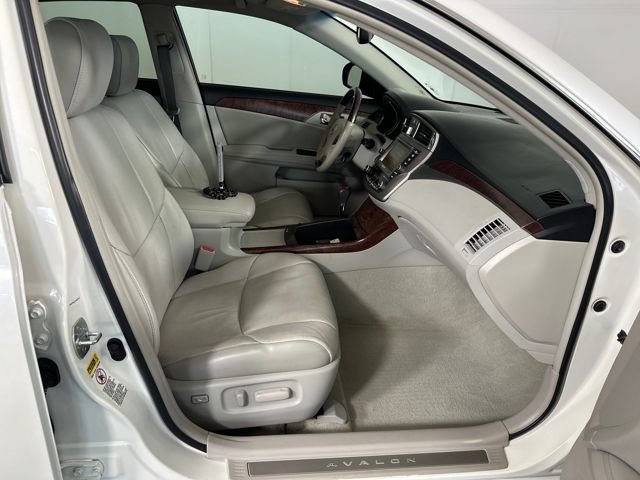 Used 2011 Toyota Avalon Limited image 28