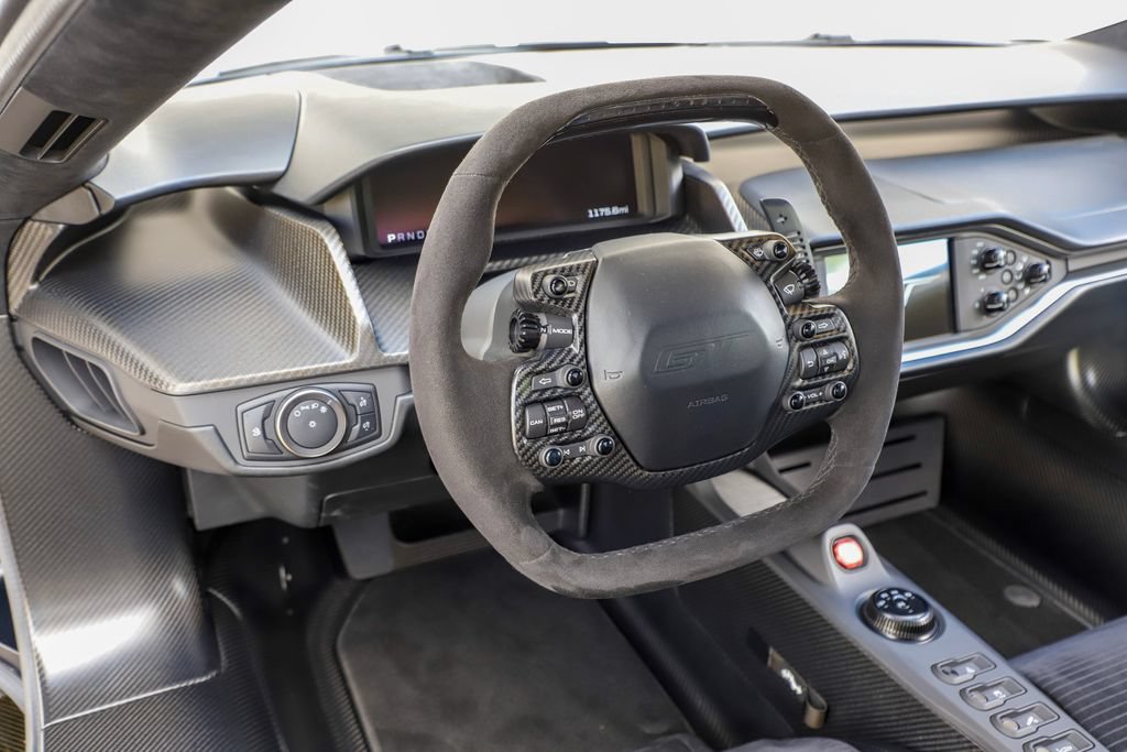 Used 2017 Ford GT RWD image 20