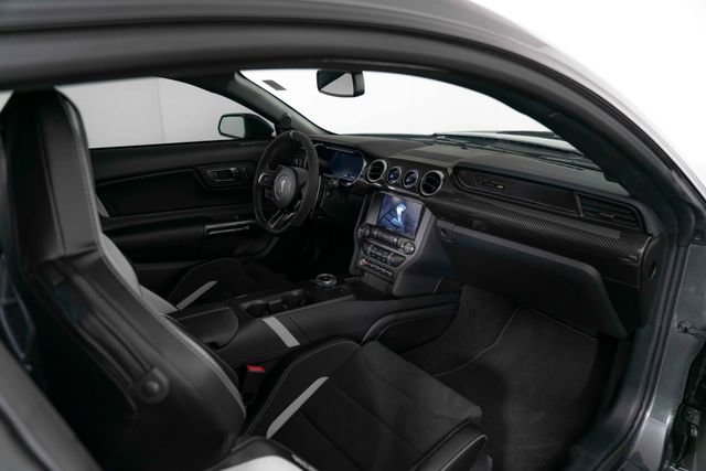 Used 2020 Ford Mustang Shelby GT500 w/ Carbon Fibre Track Pack RWD image 24