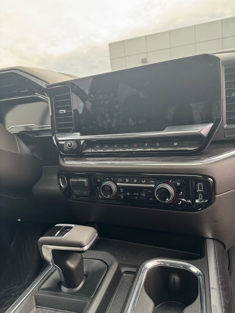 Used 2025 Chevrolet Silverado 1500 LTZ w/ LTZ Premium Package image 20
