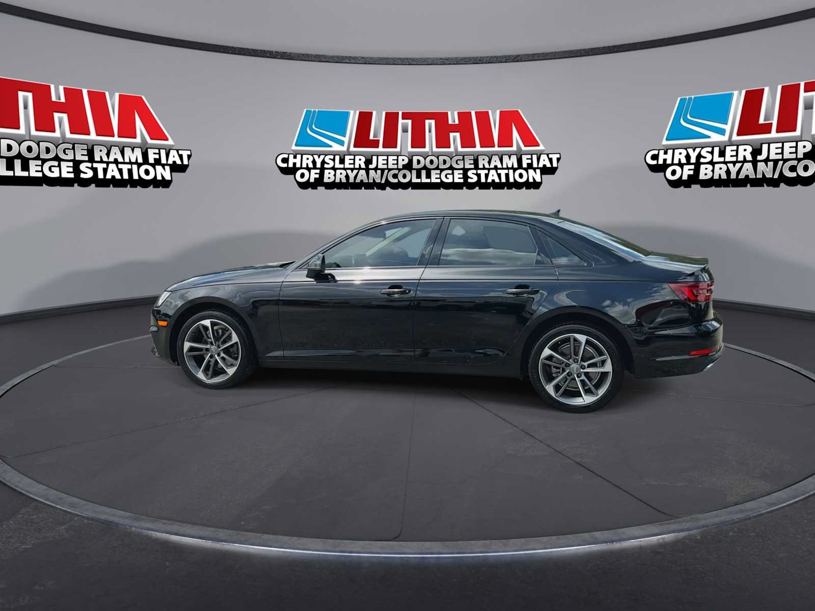Used 2019 Audi A4 2.0T Premium FWD image 5