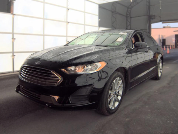 Used 2019 Ford Fusion SE FWD image 1
