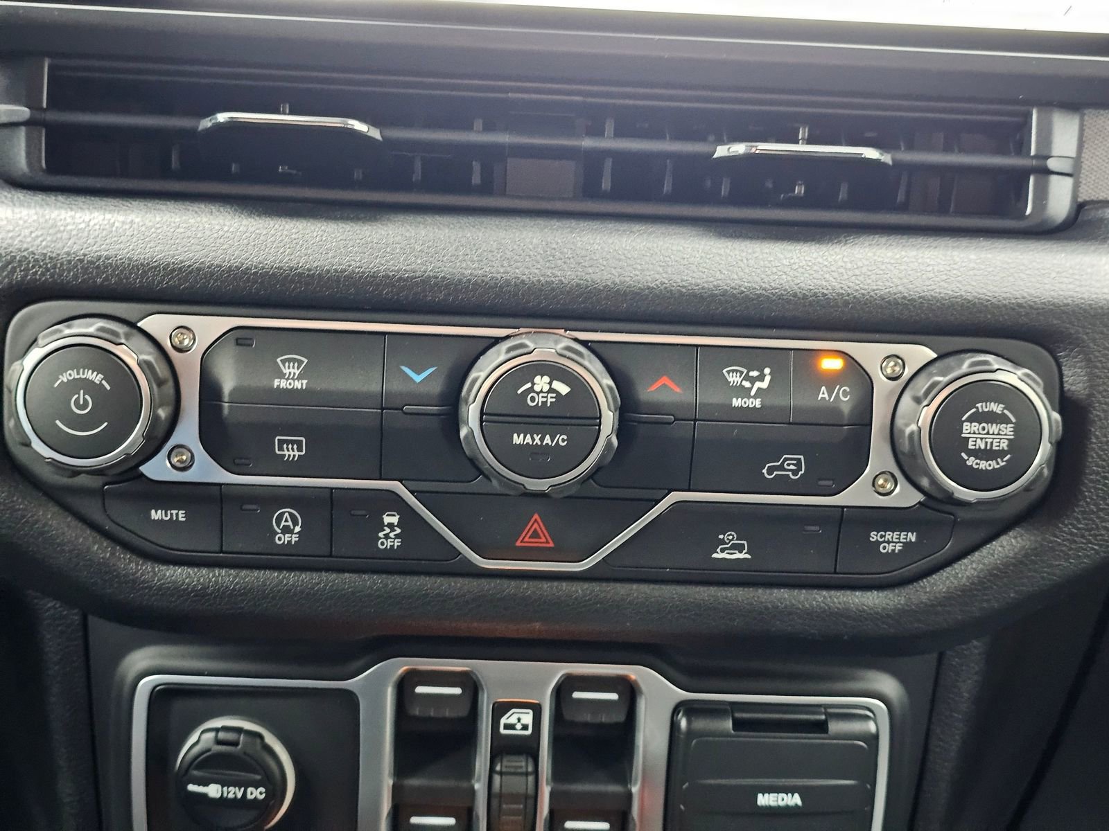 New 2026 Jeep Wrangler Unlimited Sport image 14