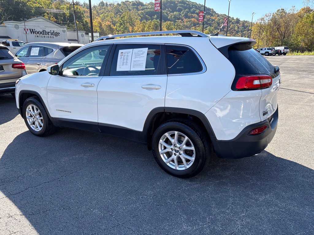 Used 2015 Jeep Cherokee Latitude w/ Cold Weather Group AWD/4WD image 3