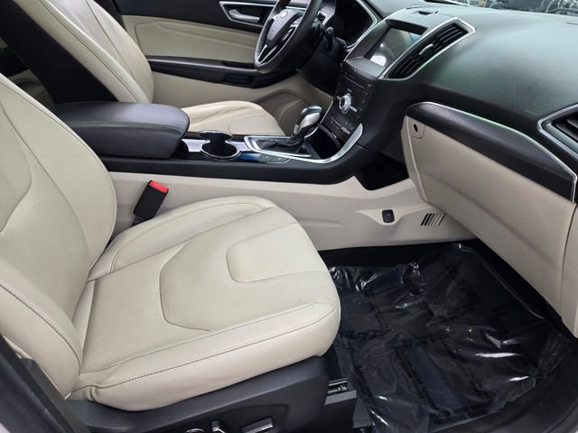 Used 2018 Ford Edge Titanium w/ Equipment Group 302A FWD image 15