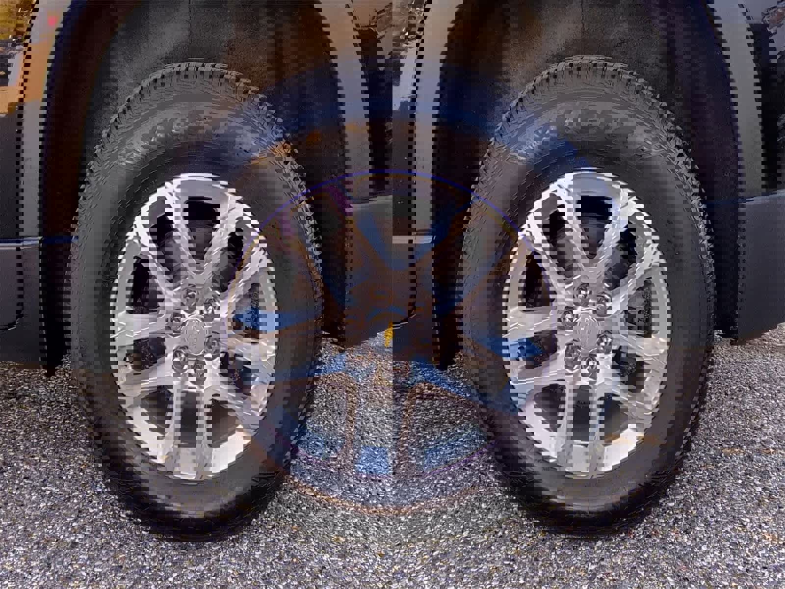 Used 2020 Chevrolet Traverse LT image 14