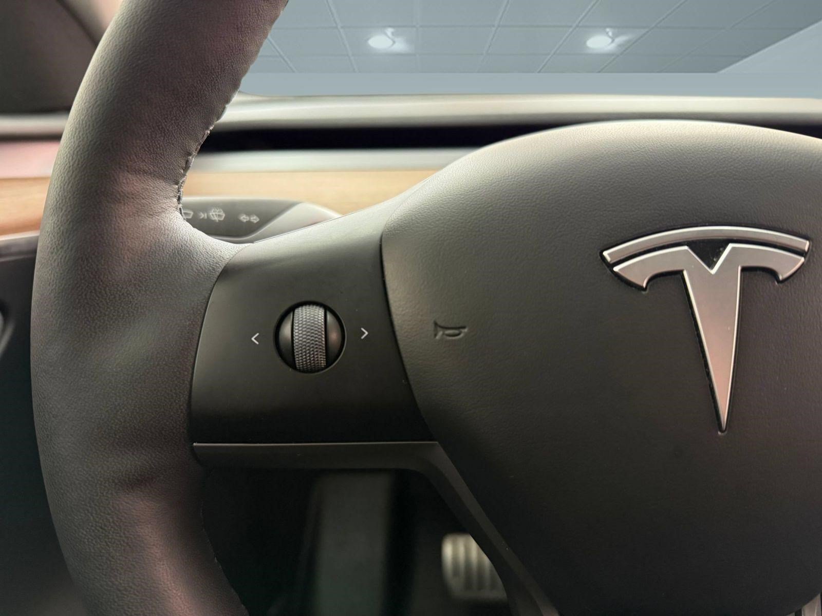 Used 2024 Tesla Model Y Performance AWD/4WD image 14