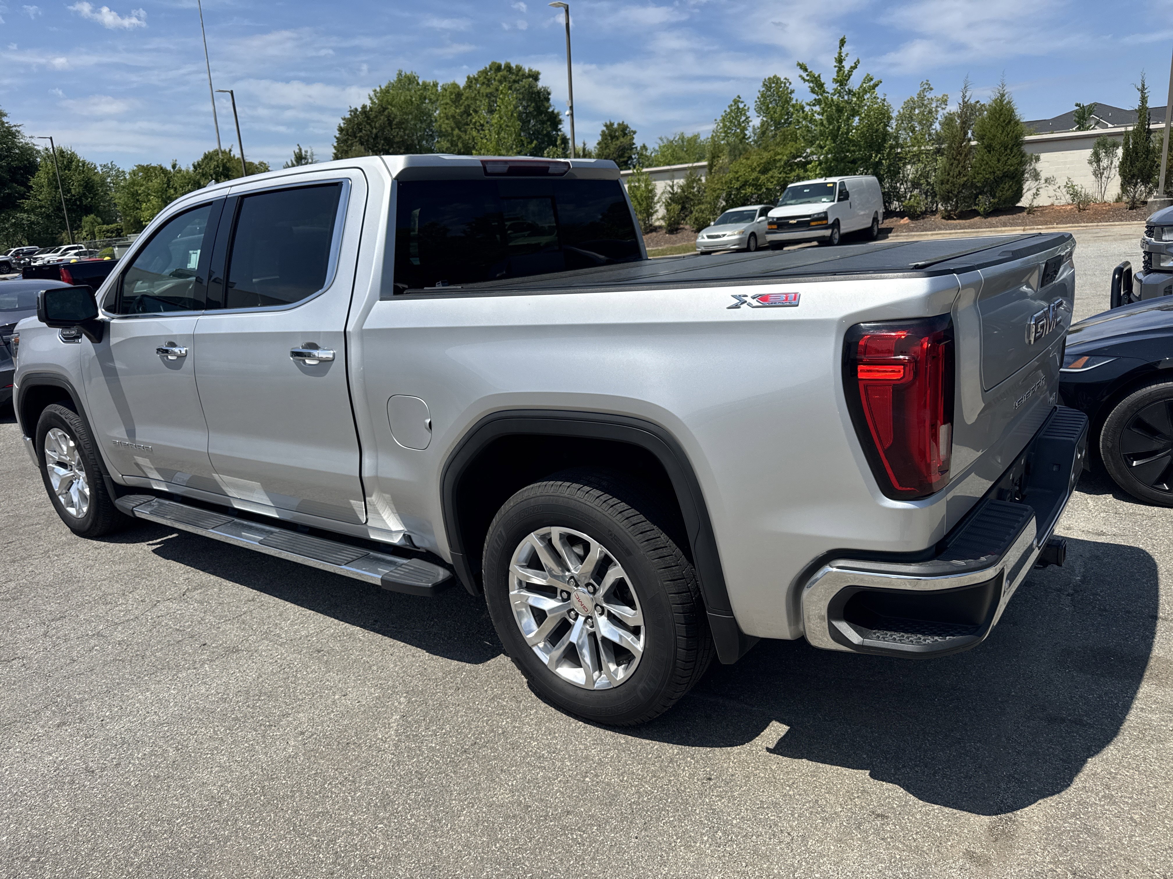 Used 2019 GMC Sierra 1500 SLT w/ SLT Premium Plus Package AWD/4WD image 8