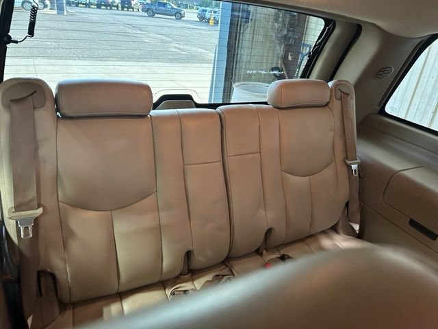 Used 2005 GMC Yukon SLT w/ SLT Preferred Equipment Group AWD/4WD image 11