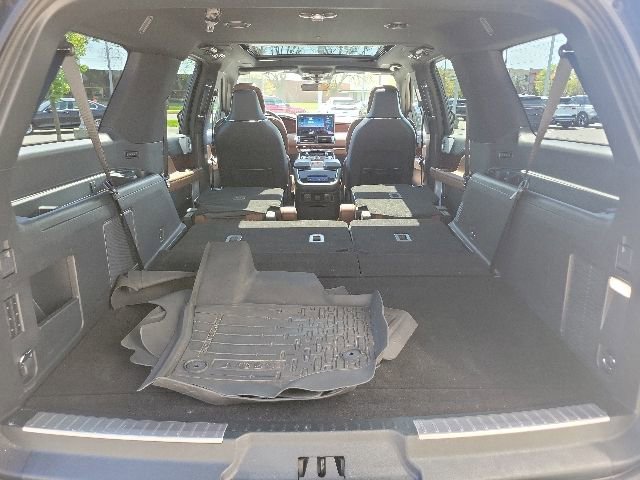 Certified 2023 Lincoln Navigator L Reserve AWD/4WD image 22