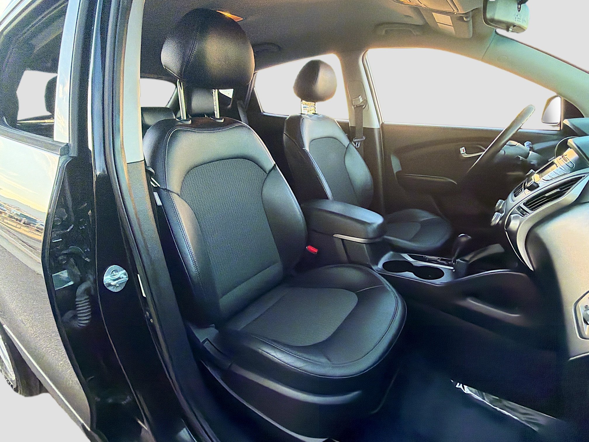 Used 2010 Hyundai Tucson GLS w/ Popular Equipment Pkg 2 FWD image 27