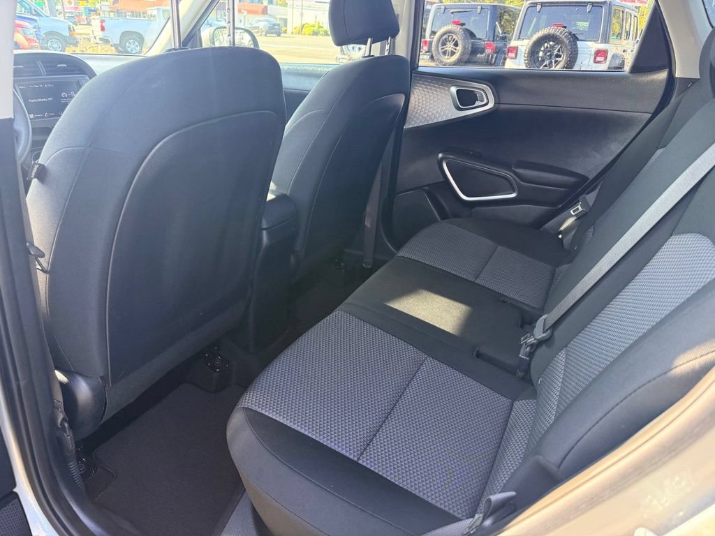 Used 2023 Kia Soul LX w/ Option Group 015 FWD image 28