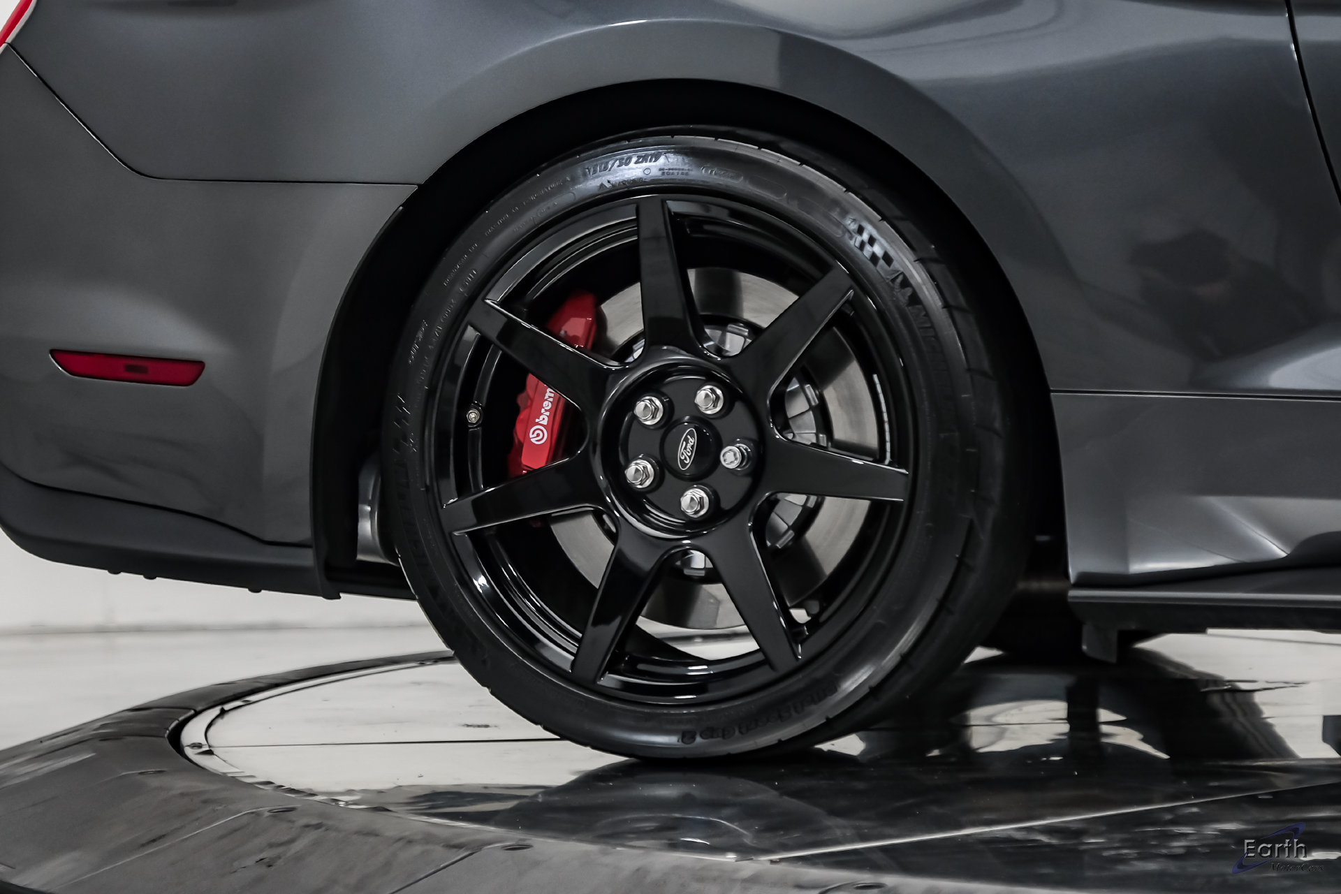 Used 2020 Ford Mustang Shelby GT350R w/ GT350R Equipment Group 920A RWD image 92