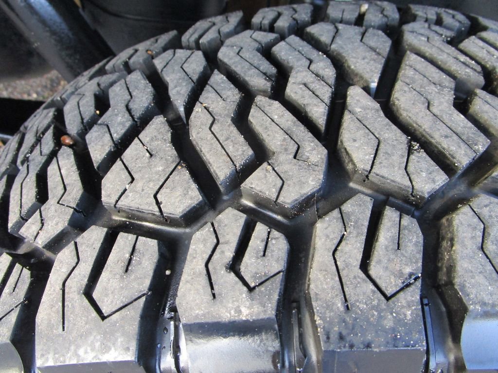 Used 2013 Ford F150 XLT w/ XLT Chrome Pkg image 16