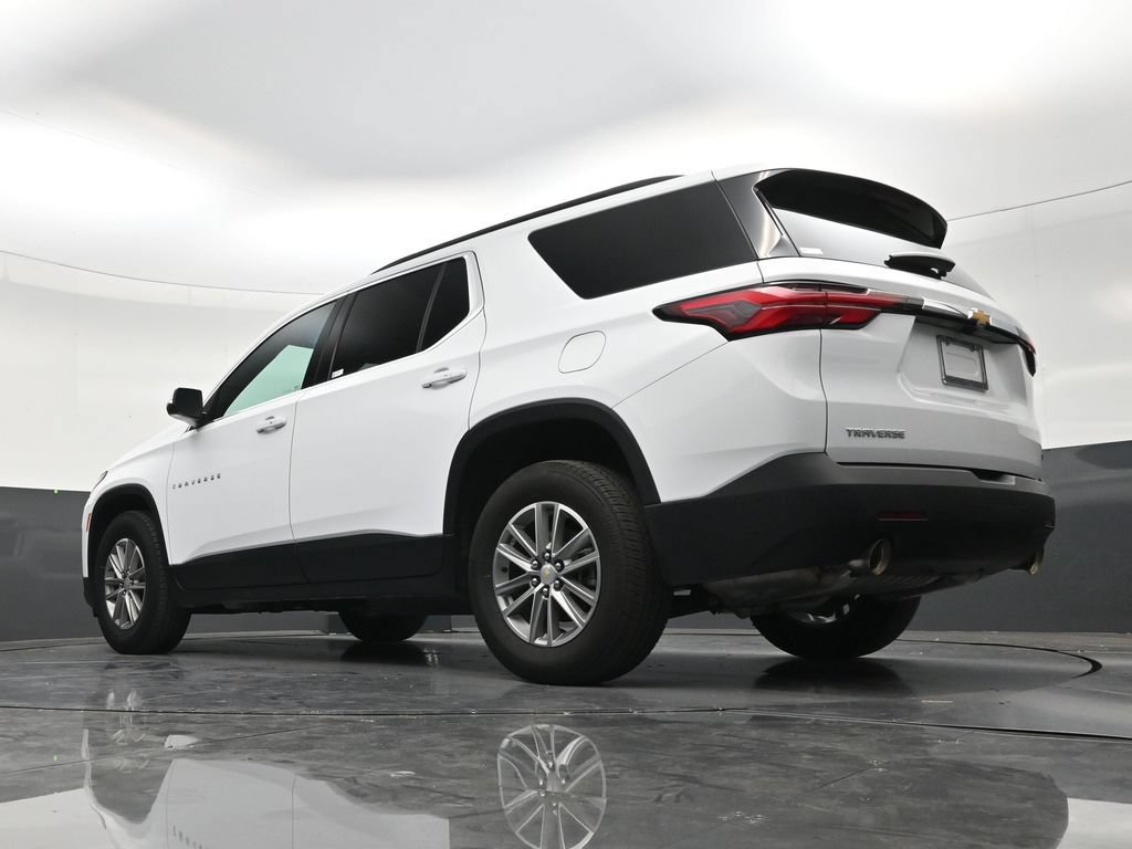 Used 2023 Chevrolet Traverse LT FWD image 19