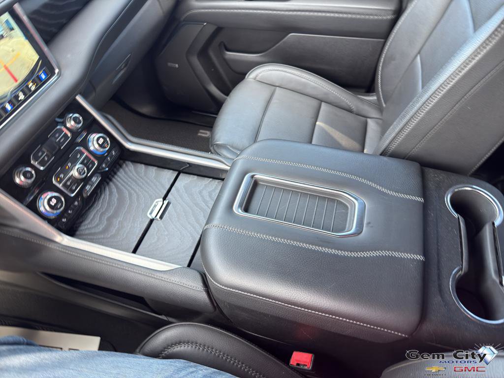 Used 2023 GMC Yukon XL Denali AWD/4WD image 25