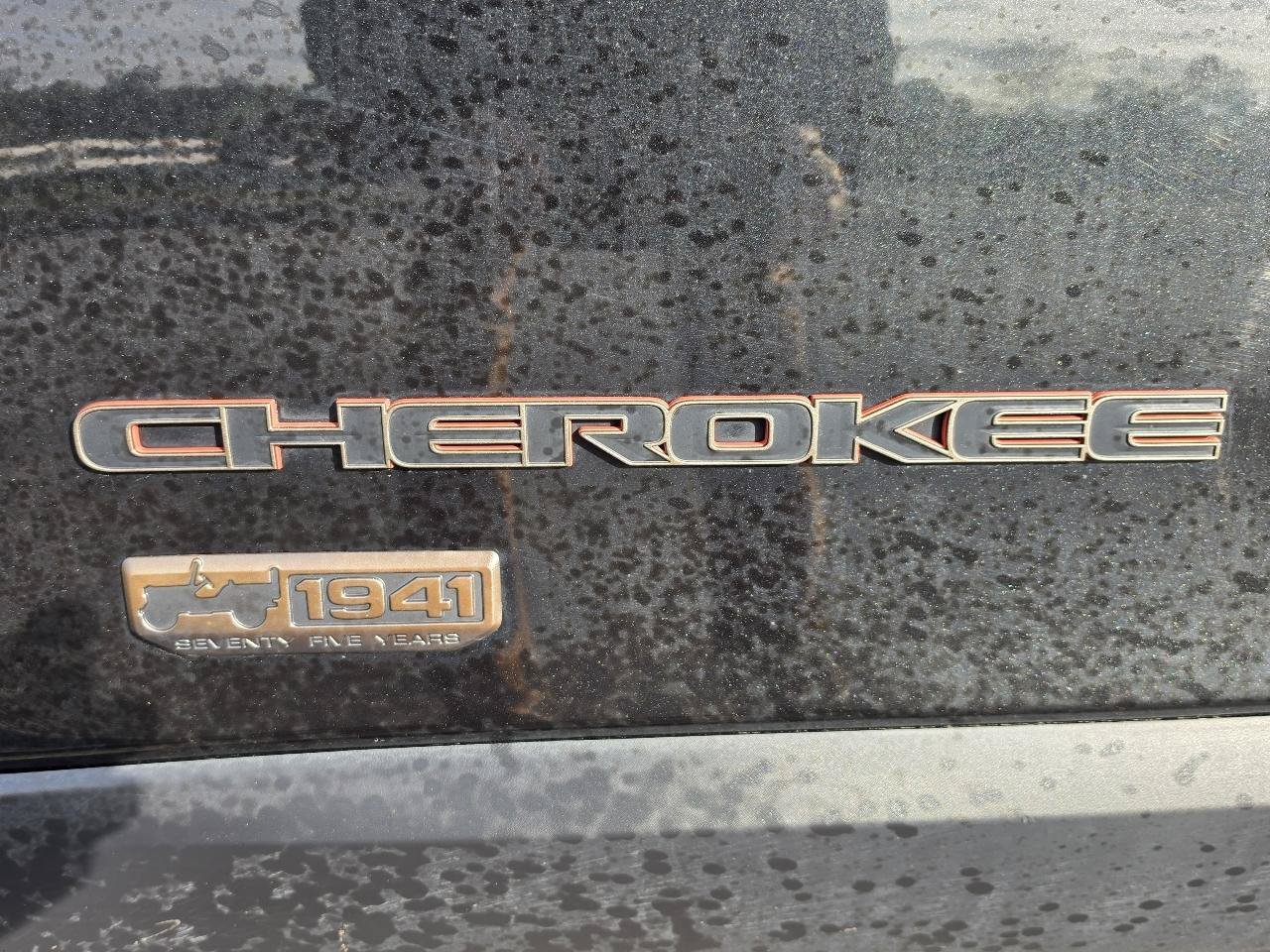 Used 2016 Jeep Cherokee 75th Anniversary AWD/4WD image 23