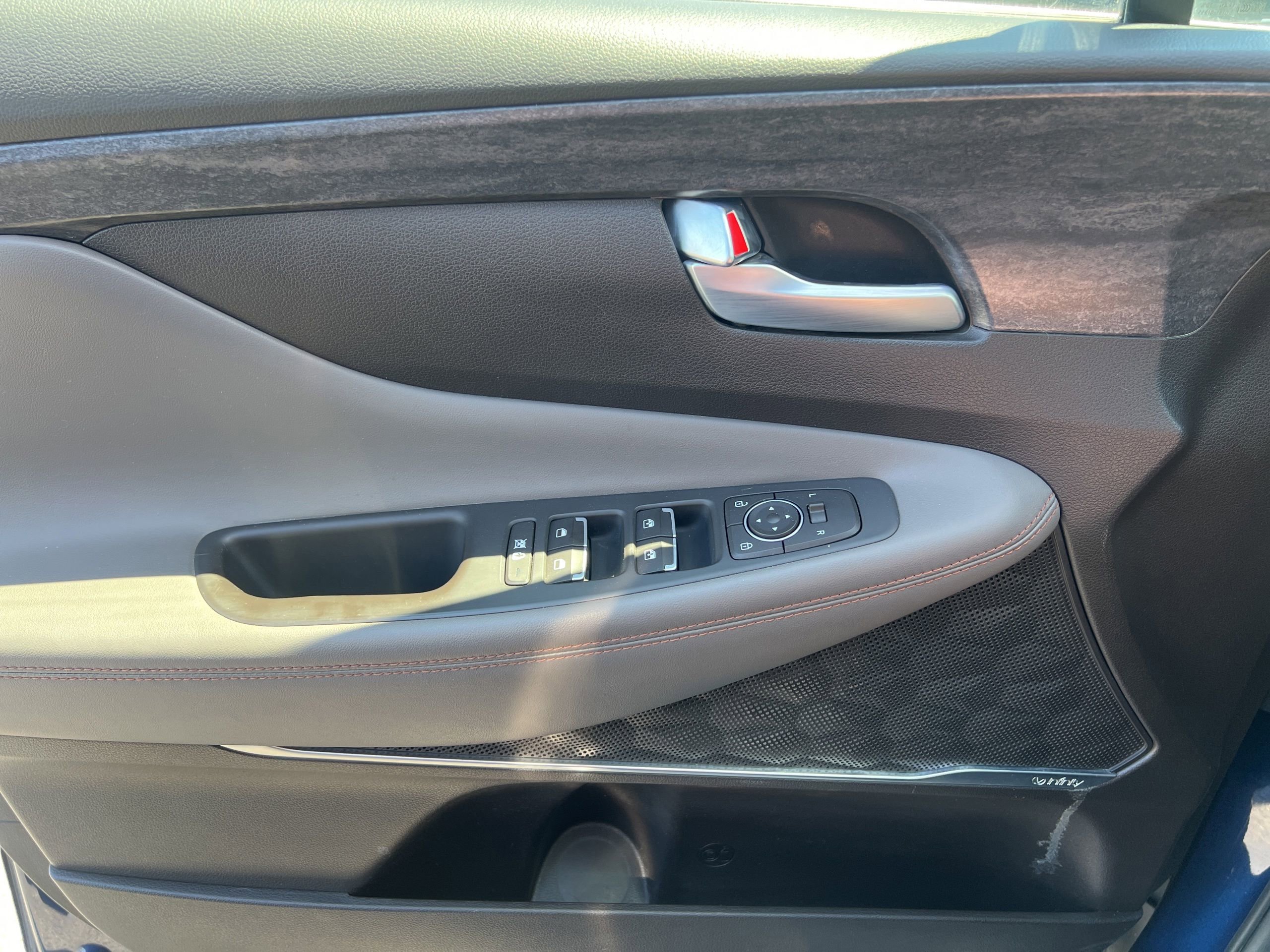 Used 2019 Hyundai Santa Fe Limited AWD/4WD image 21