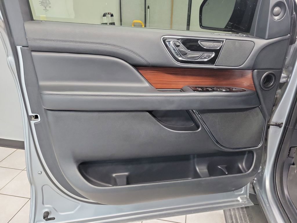 Used 2022 Lincoln Navigator Reserve image 40