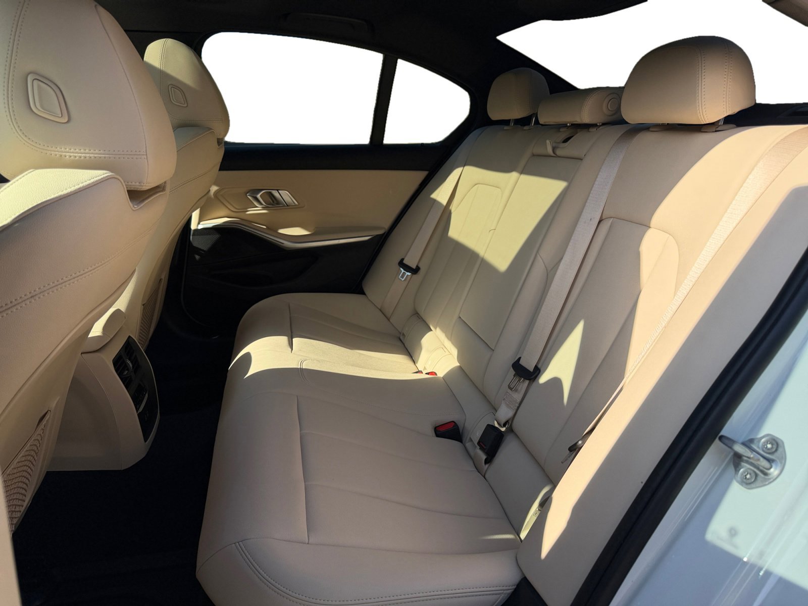 Used 2021 BMW 330i xDrive Sedan w/ Convenience Package AWD/4WD image 16